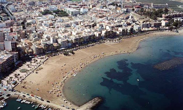 En la reunión abierta celebrada por la Asociación de Vecinos de Puerto de Mazarrón en su sede de Casa del Mar el pasado viernes por la tarde y a la que asistió el Alcalde del municipio, Gaspar Miras, los vecinos volvieron a reclamar la Entidad Local Menor para Puerto de Mazarrón.