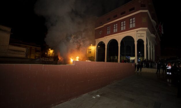 MAZARRÓN QUEMA A DON CARNAL PARA DAR PASO A LA CUARESMA