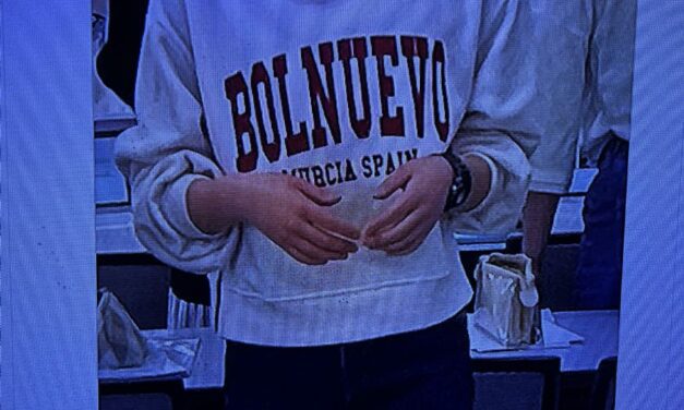 ¿Cómo puede ser que se vea una sudadera de Bolnuevo en Japón?