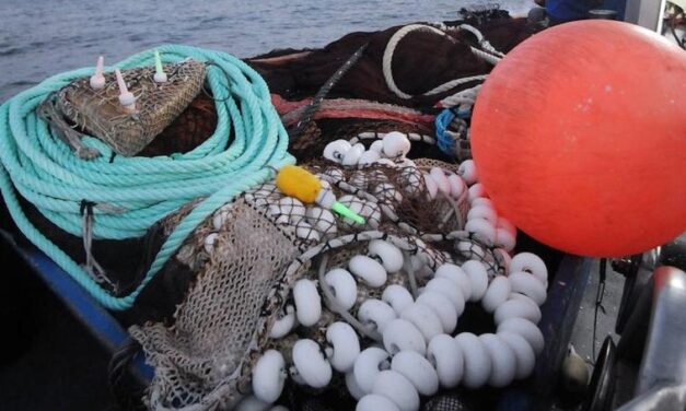 Un marinero de Mazarrón muere al caer al mar atrapado en una red