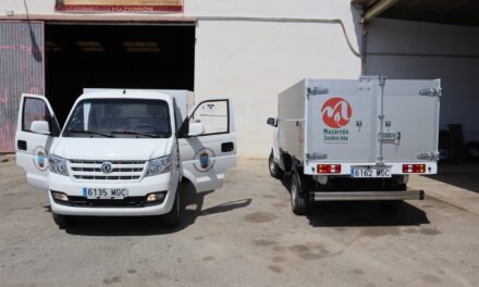 EL AYUNTAMIENTO DE MAZARRÓN ADQUIERE DOS NUEVOS CAMIONES ELÉCTRICOS PARA AMPLIAR SU PARQUE DE VEHÍCULOS