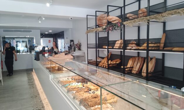 Este verano disfruta de los productos de Canela: en Mazarrón, Calle La Aceña, 2 y en Puerto de Mazarrón, Calle Francisco Yúfera 6.