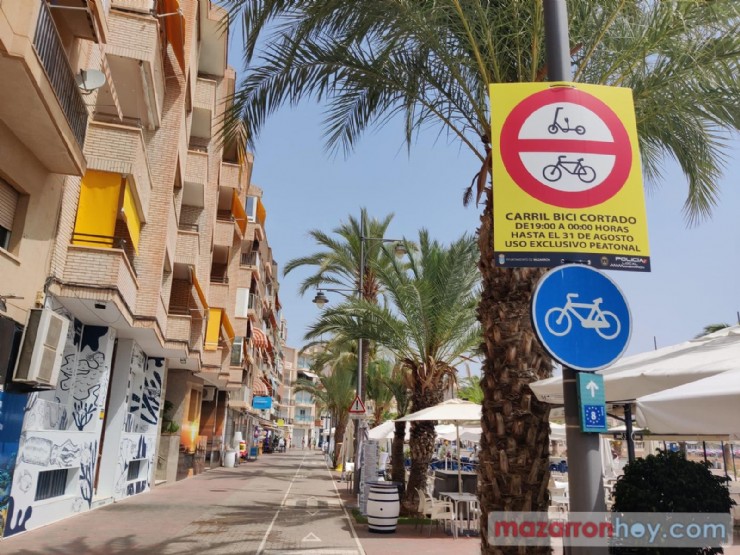 El Paseo Marítimo cierra su carril bici en las noches de verano