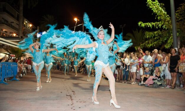 Dieciséis comparsas recorrerán el Paseo Marítimo de Puerto de Mazarrón en el carnaval de verano