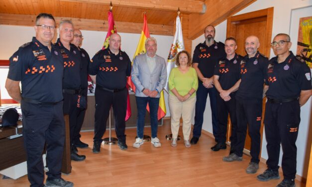 Los trabajadores del Servicio de Emergencias Municipal y Protección Civil toman posesión de sus puestos tras un proceso de regularización