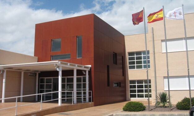 Los electores del colegio Francisco Caparrós ejercerán su derecho a voto el próximo 23J en el Infanta Leonor
