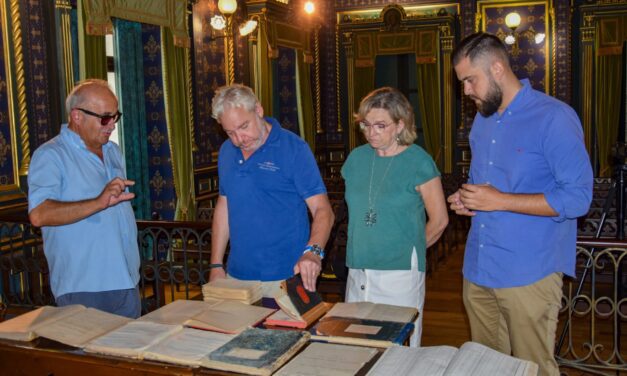 Fernando Berenguer dona al Archivo Municipal documentación sobre la industria minera 