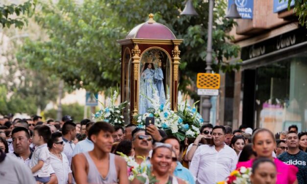 La comunidad ecuatoriana honra a la Virgen del Cisne