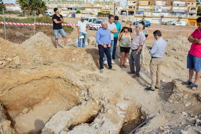 Ginés Campillo defiende la puesta en valor de los restos arqueológicos aparecidos en las obras del Paseo del Alamillo