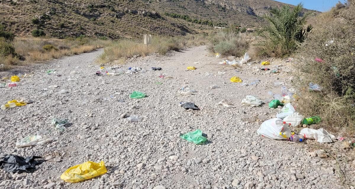Alerta ciudadana por los botelleos en la reserva natural de Cabo Tiñoso