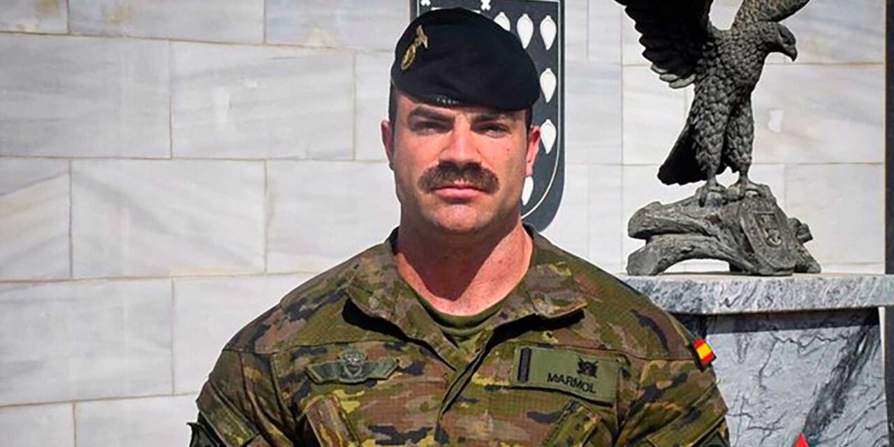 Reconocimiento al militar que auxilió a un hombre de 65 años que practicaba deporte en El Alamillo  Foto y Texto: La Voz