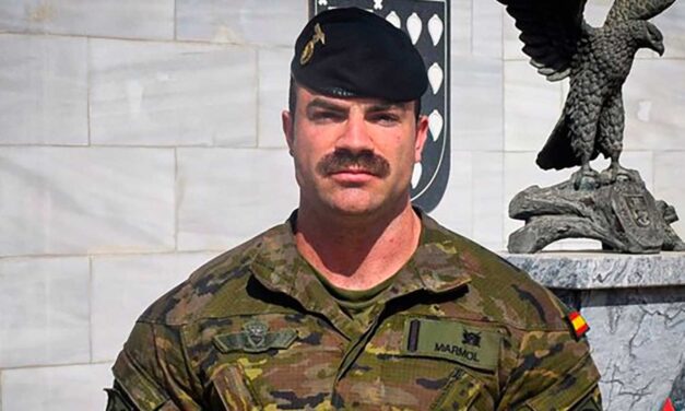 Reconocimiento al militar que auxilió a un hombre de 65 años que practicaba deporte en El Alamillo  Foto y Texto: La Voz