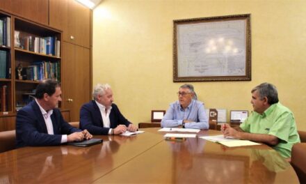 Urrea mantiene una reunión con el alcalde de Mazarrón