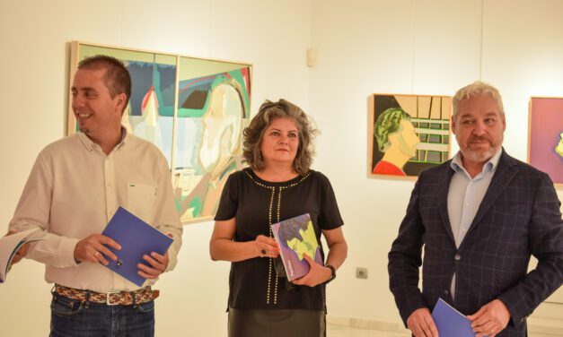 Casas Consistoriales arranca la temporada de exposiciones con ‘Perfiles’, de la pintora mazarronera Elisabeth Llamas