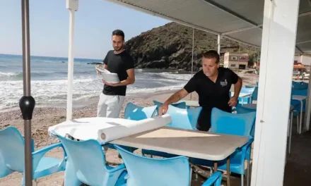 Lorca piden a Costas no cerrar sus terrazas hasta final de año