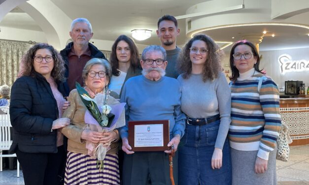 Los concejales de Mayores, Política Social e Igualdad presentes en la Asamblea del Club de Pensionistas y Jubilados