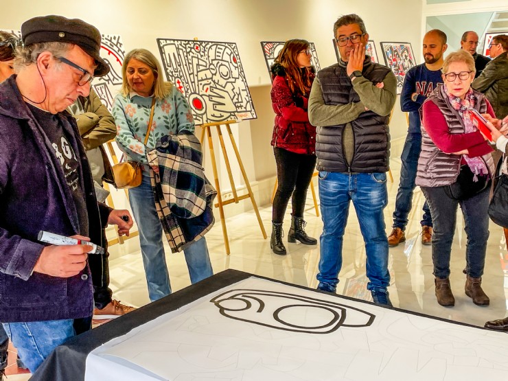 Toni Marmota, bajista de La Frontera, expone sus pinturas en el Casino de Mazarrón hasta el 3 de febrero