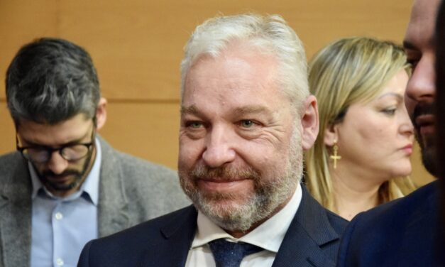 Aprobación provisional de modificación de ordenanza fiscal de las tasas por la utilización privativa o aprovechamiento especial del dominio público local y rectificación de errores