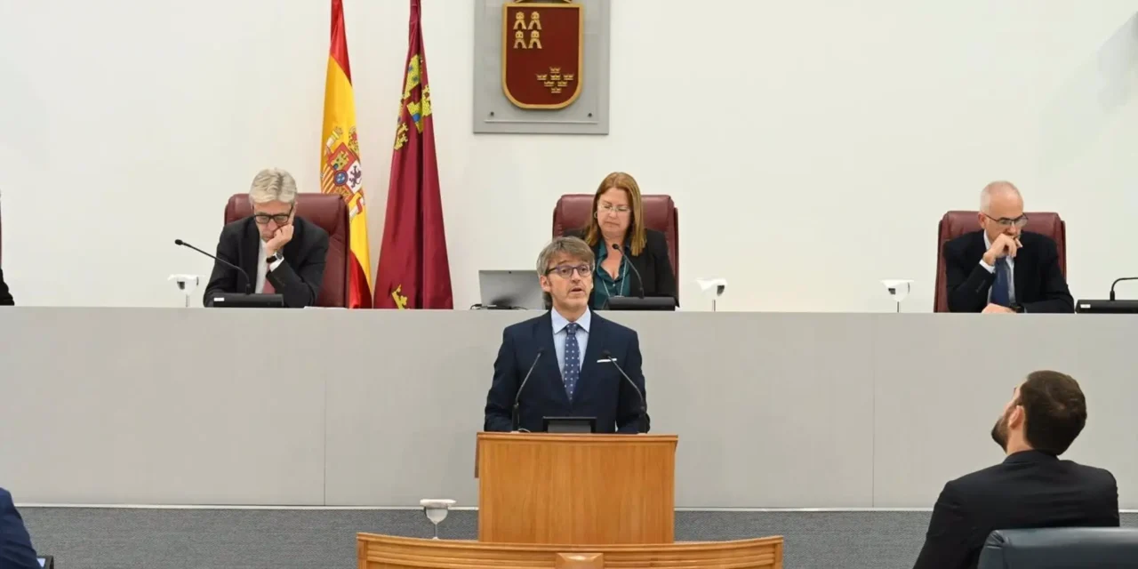 Los residentes en la Región de Murcia disfrutarán de tres deducciones de carácter social que resultarán en un ahorro significativo en el Impuesto sobre la Renta de las Personas Físicas (IRPF), superando los 15 millones de euros.