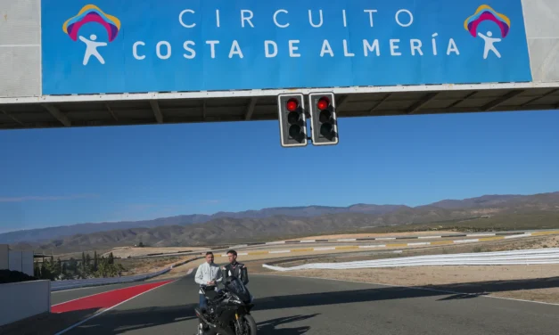 Pedro Acosta encabeza la lista de pilotos de MotoGP que se preparan en Almería