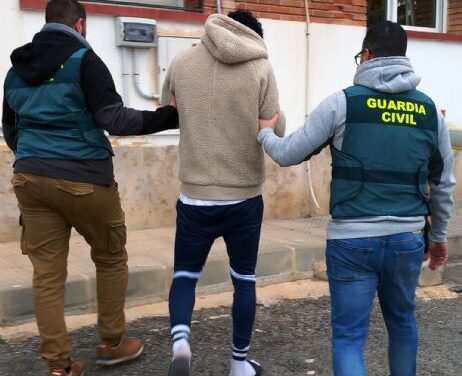 La Guardia Civil detiene a dos jóvenes por robar en dos establecimientos de Ramonete y Cañada Gallego