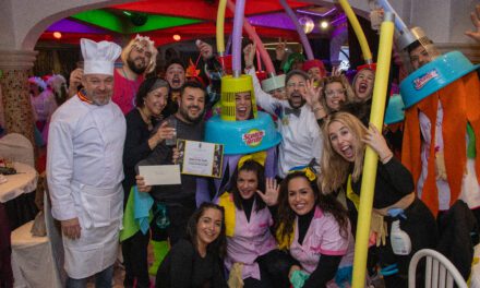 El Carnaval de Mazarrón calienta motores con la cena de convivencia entre peñas y comparsas