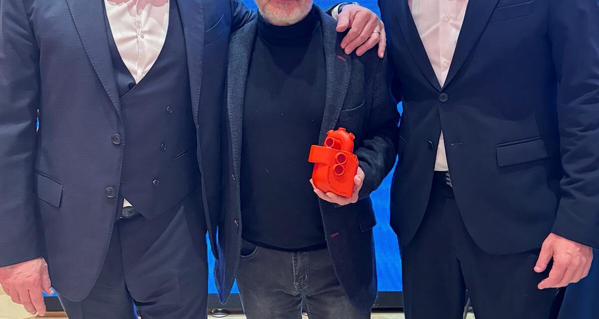 El alcalde Ginés Campillo entrega el Premio Alfonso Décimo de Ilustración 2024 a Juan Álvarez