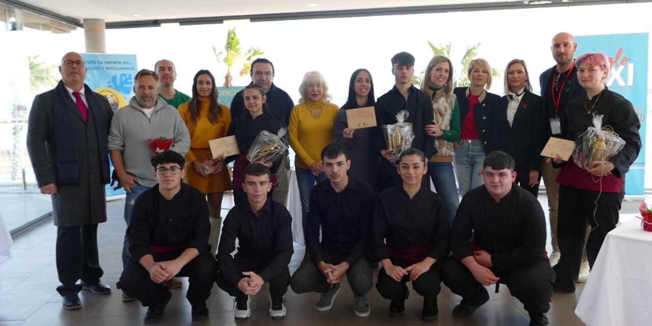 Los colegios Siglo XXI y Los Olivos celebran en un restaurante de Puerto de Mazarrón un concurso de cocteles