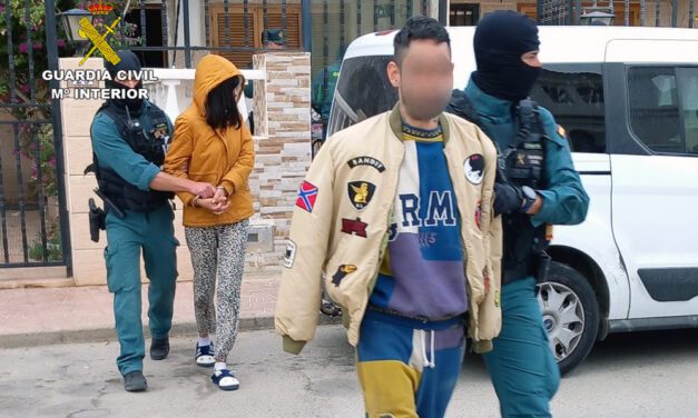 La Guardia Civil detiene a cinco personas por cultivo de marihuana y venta de sustancias estupefacientes en Puerto Lumbreras, Alhama de Murcia y Mazarrón