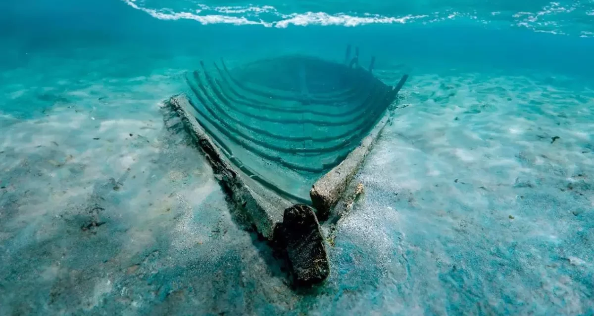 Patrimonio arqueológico  La Comunidad consigna 350.000 euros para la extracción del barco fenicio de Mazarrón