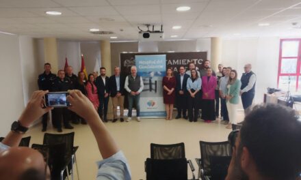Los responsables del Hospital de Camposol, el Medeli Salud, presentan en el Ayuntamiento sus instalaciones y sus más de 25 especialidades