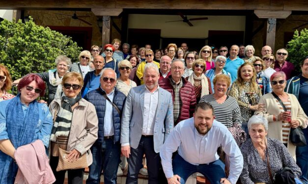 El Alcalde de Mazarrón acompaña a los mayores del Centro de Día en su visita a las bodegas Florentino Pérez
