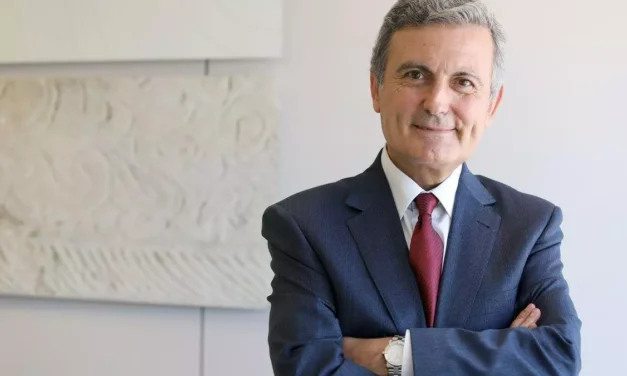 Correos refuerza su plantilla ante el atasco en el reparto