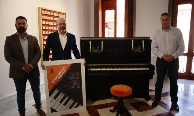 El Ayuntamiento de Mazarrón celebra la restauración del piano histórico del Casino