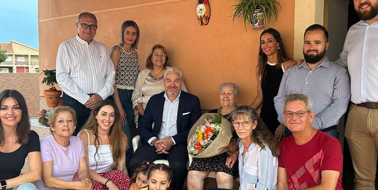 María Rosario Sánchez Jordán, reconocida como la mujer más longeva de Cañada de Gallego