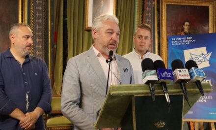 Presentación de los primeros conciertos del Festival Mares de Papel en Mazarrón