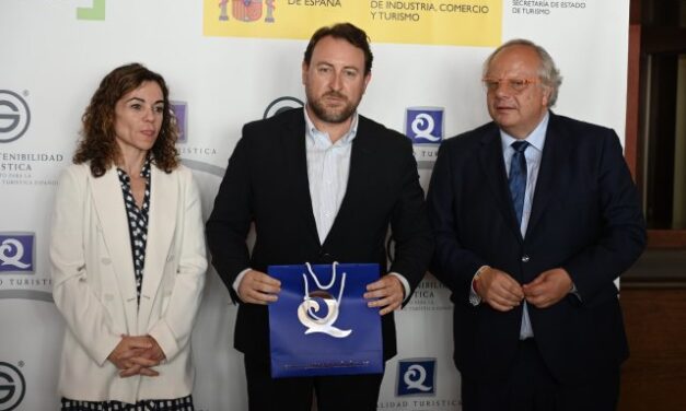 Mazarrón obtiene 8 banderas “Q” de Calidad, una más que en 2023, y 11 banderas “S” de sostenibilidad