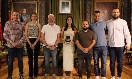 Reconocimiento institucional a Nuria Moreno Sotomayor, campeona de España de atletismo en la categoría T37 de salto de longitud