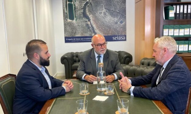 El alcalde de Mazarrón, Ginés Campillo, se reúne con el presidente de SEIASA para buscar soluciones a los problemas hídricos en Mazarrón y prevenir desastres naturales