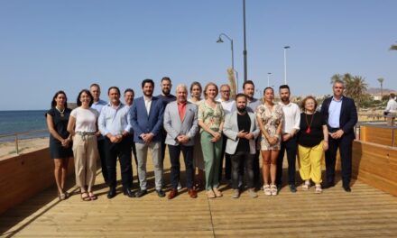 El alcalde y el equipo de Gobierno reciben la visita de la Delegada del Gobierno y al jefe de la Demarcación de Costas del Estado