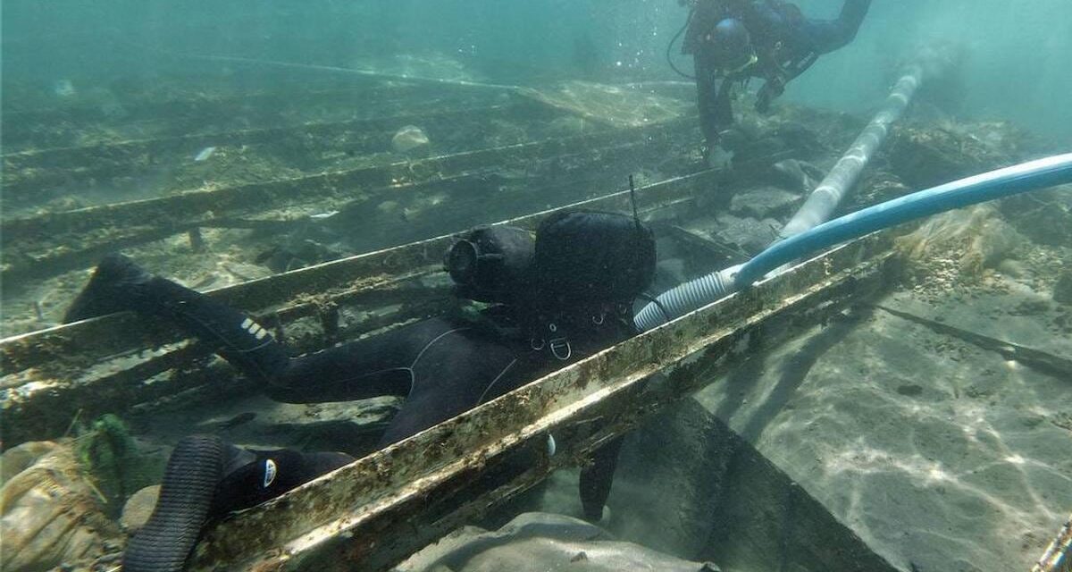 El Arqua prepara el laboratorio donde restaurará el barco fenicio de Mazarrón