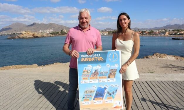 Mazarrón celebra la Semana de la Juventud con un programa de actividades acuáticas
