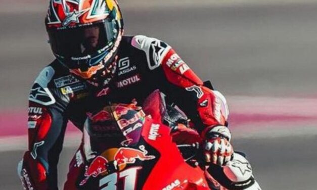 Acosta mantiene su podio en Indonesia: «En carrera soñé con la victoria»  . Quinto en la clasificación general en Moto GP