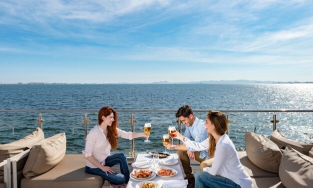 El turismo azul y la gastronomía se consolidan como los principales productos turísticos de la Región para los turoperadores y las agencias de viajes