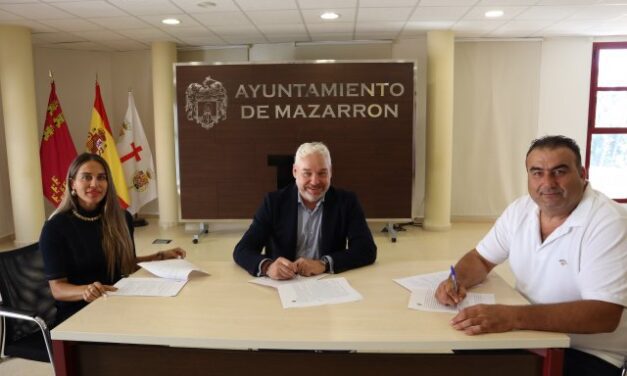 El Ayuntamiento de Mazarrón y la Cofradía de Pescadores firman un convenio para potenciar el sector pesquero
