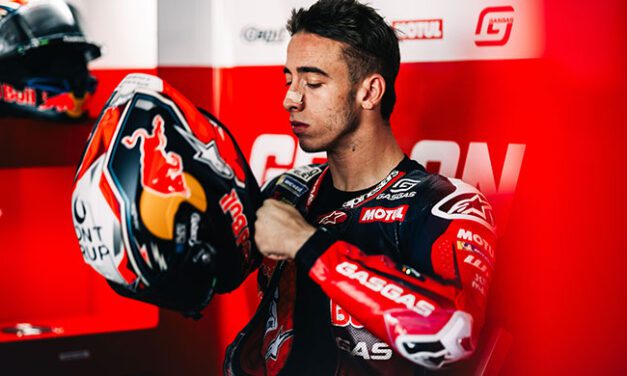 Acosta sube al podio en Tailandia y Aldeguer se rompe una mano