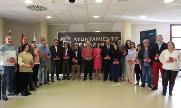 Entrega a los Centros Educativos de la Constitución de Bolsillo