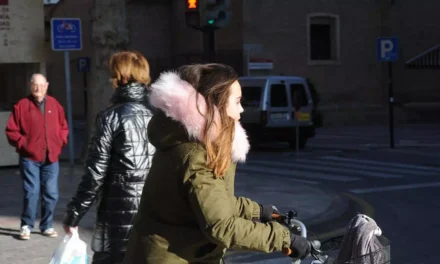 Las bajas temperaturas y las fuertes rachas de viento aguardan a la Región este lunes