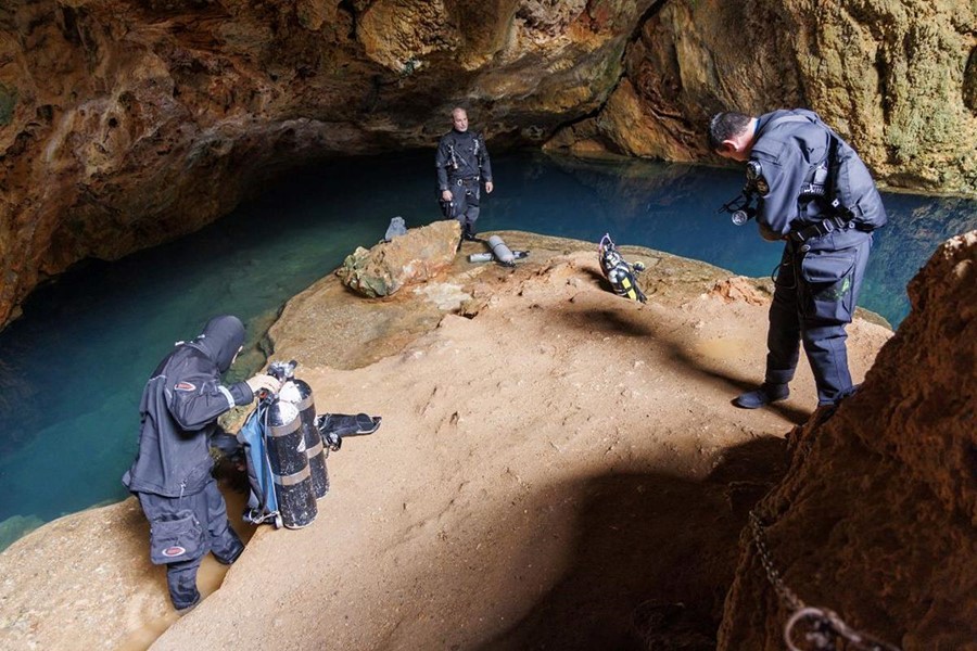 Investigación  Investigan por homicidio imprudente al novio de la buceadora que murió en la Cueva del Agua