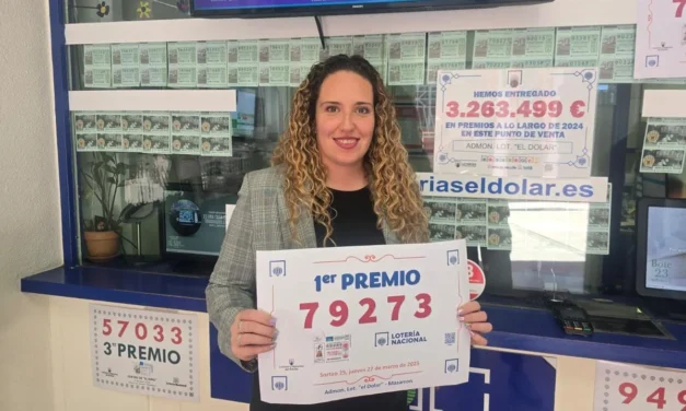 Mazarrón reparte el primer premio de la Lotería Nacional: «Aquí siempre damos algo»